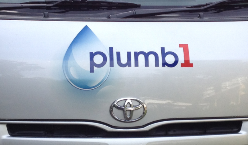 plumb1 van logo